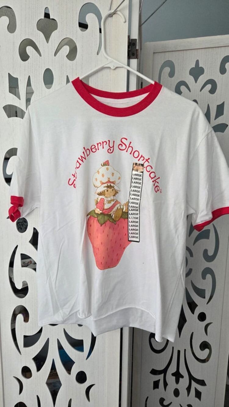 Strawberry Shortcake Ringer Tee Large White Pink Graphic Crop Shirt Retro nwt